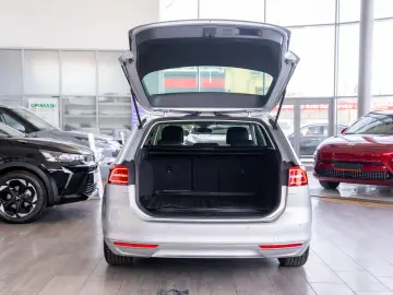Volkswagen Passat Variant 2 0 TDI BMT DSG  Highline
