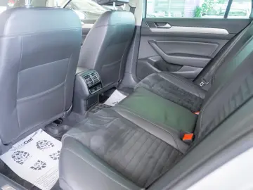 Volkswagen Passat Variant 2 0 TDI BMT DSG  Highline
