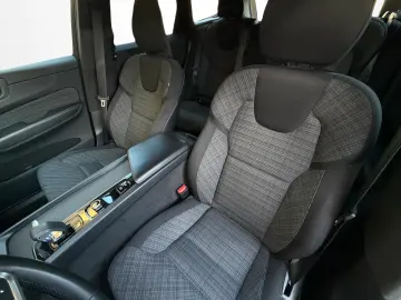 Volvo XC60 B4 AWD 2023  TVA deductibil  garantie