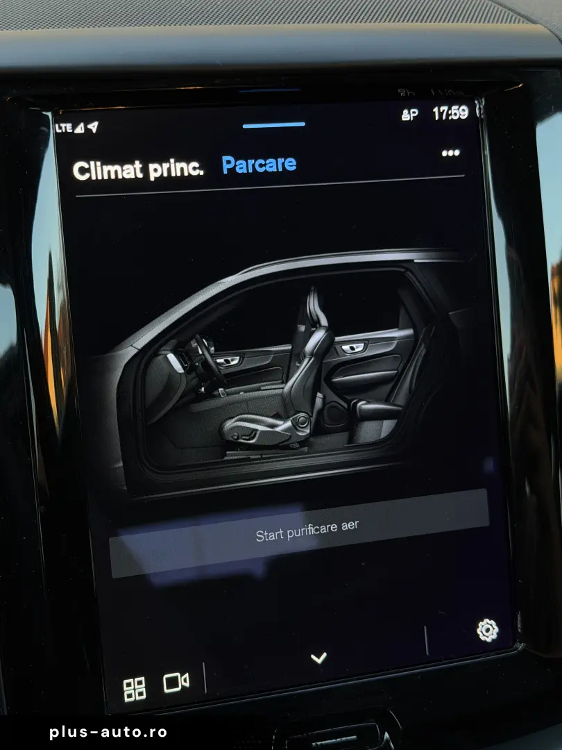 Volvo XC60 B4 AWD 2023  TVA deductibil  garantie