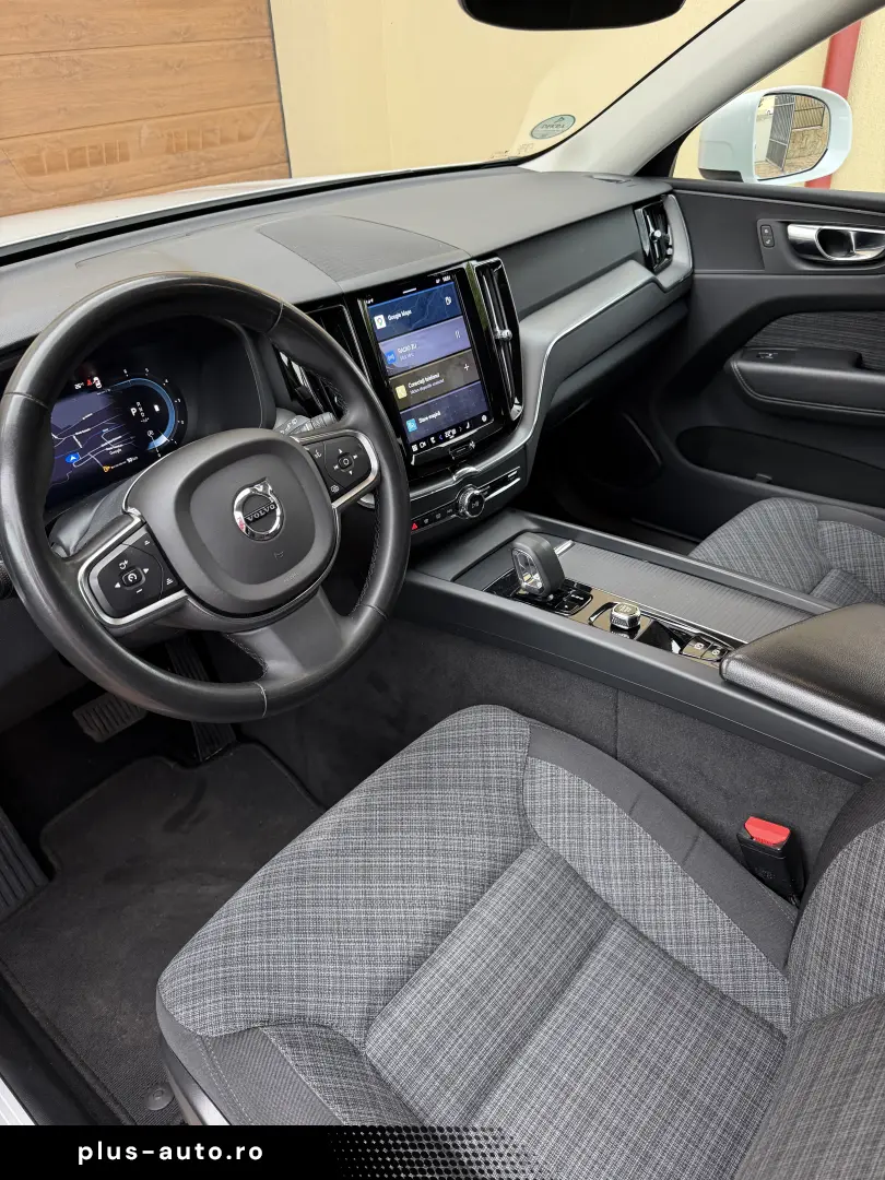 Volvo XC60 B4 AWD 2023  TVA deductibil  garantie