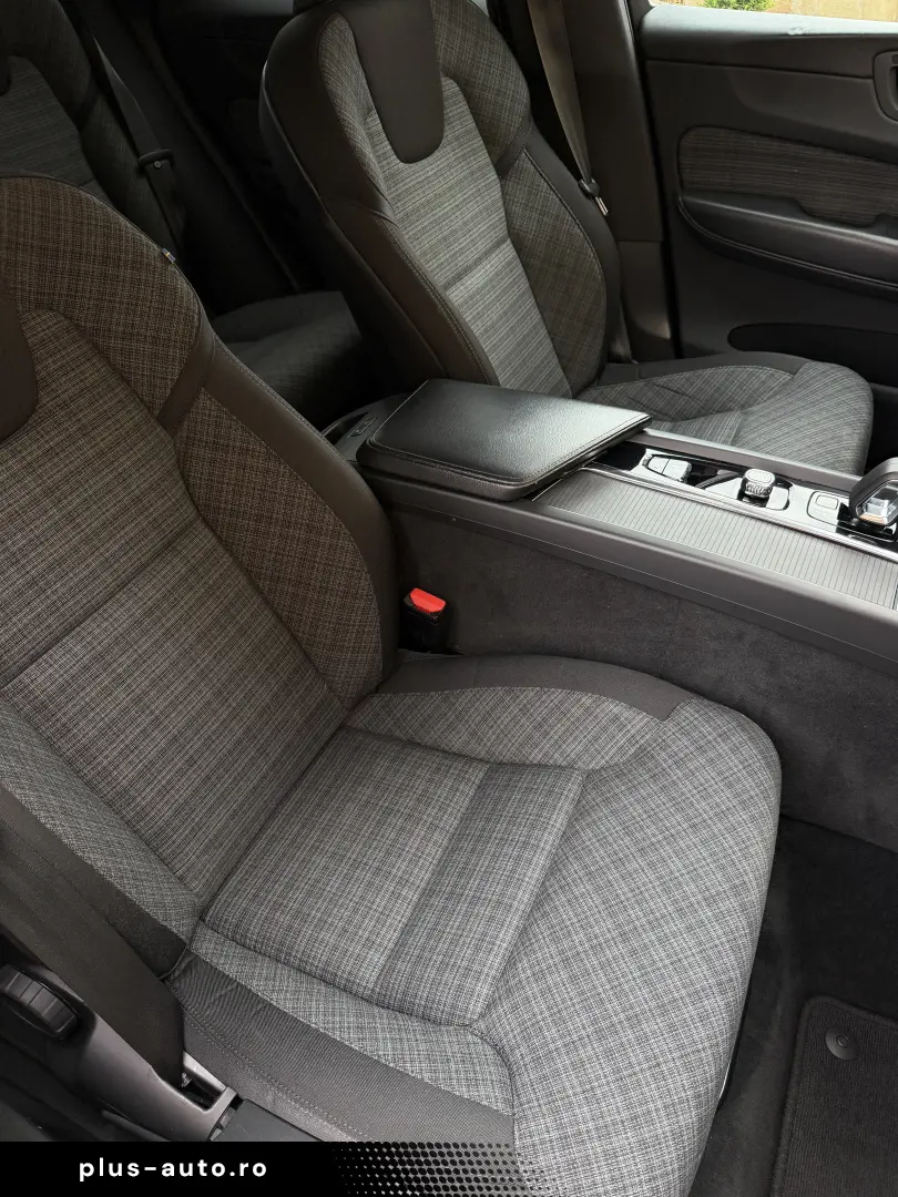 Volvo XC60 B4 AWD 2023  TVA deductibil  garantie