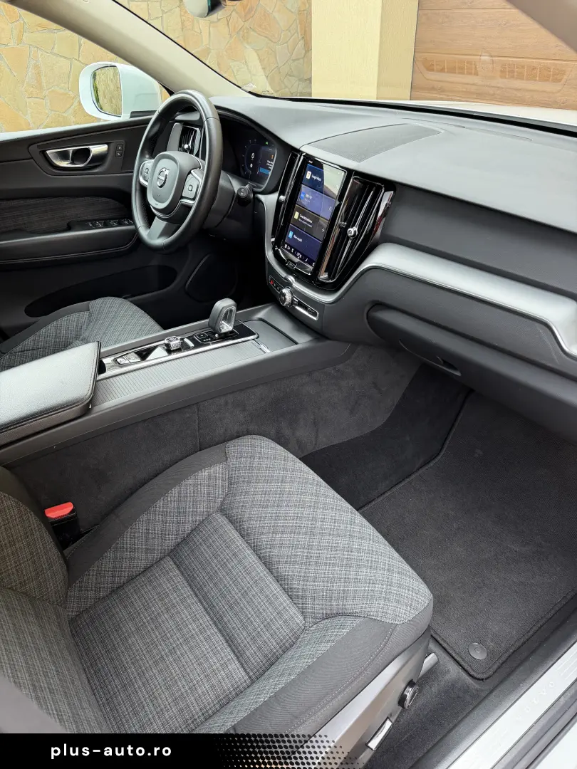Volvo XC60 B4 AWD 2023  TVA deductibil  garantie