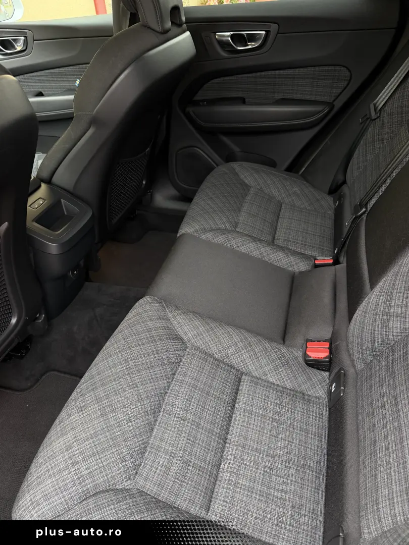 Volvo XC60 B4 AWD 2023  TVA deductibil  garantie