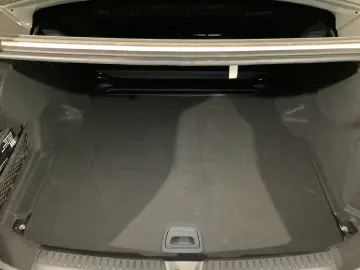 Mercedes-Benz E 200 AMG-L  Night LED Keyless