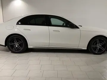 Mercedes-Benz E 200 AMG-L  Night LED Keyless