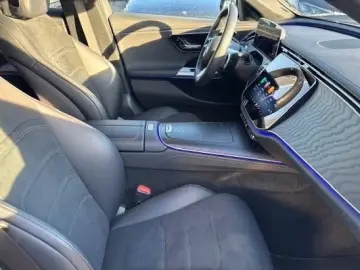 Mercedes-Benz E 300 e Limo AMG Sport Distr Navi LED