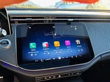 Mercedes-Benz E 300 e Limo AMG Sport Distr Navi LED