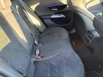 Mercedes-Benz E 300 e Limo AMG Sport Distr Navi LED