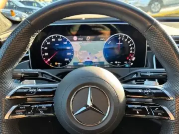 Mercedes-Benz E 300 e Limo AMG Sport Distr Navi LED