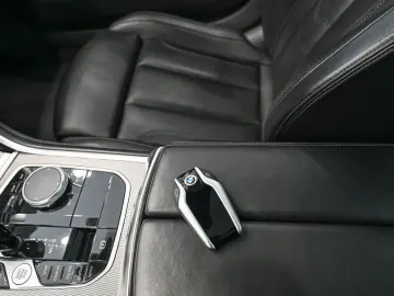 BMW 840 i M-pack  Pano  HarmanKardon  Integr actief