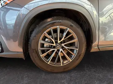 LEXUS NX 350h  Bi-LED ACC CAM Navi CarPlay Soundsystem