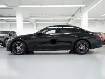 Mercedes-Benz E 200 ! AMG LINE & NIGHT PAKET