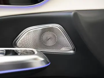 Mercedes-Benz E 200 ! AMG LINE & NIGHT PAKET