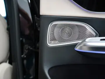 Mercedes-Benz E 200 ! AMG LINE & NIGHT PAKET