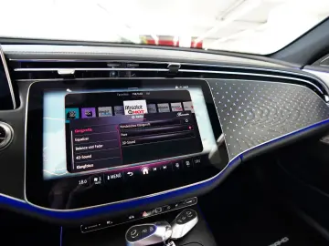 Mercedes-Benz E 200 ! AMG LINE & NIGHT PAKET