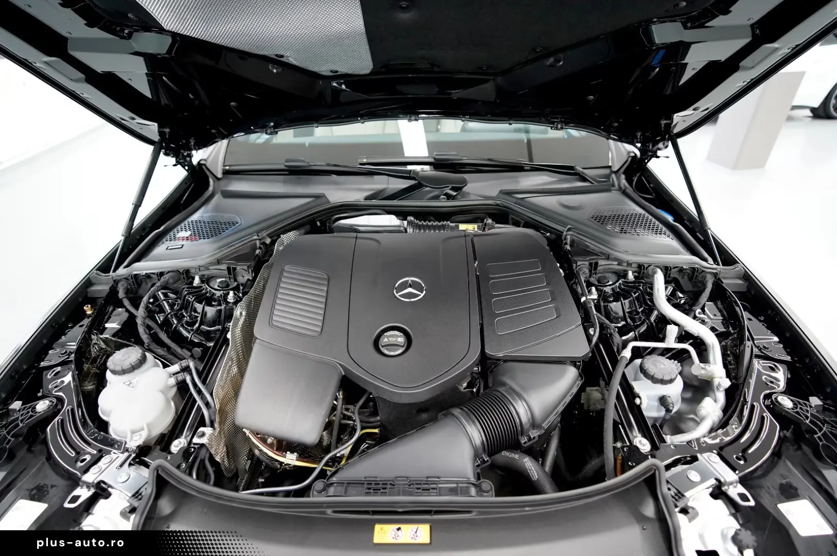 Mercedes-Benz E 200 ! AMG LINE & NIGHT PAKET