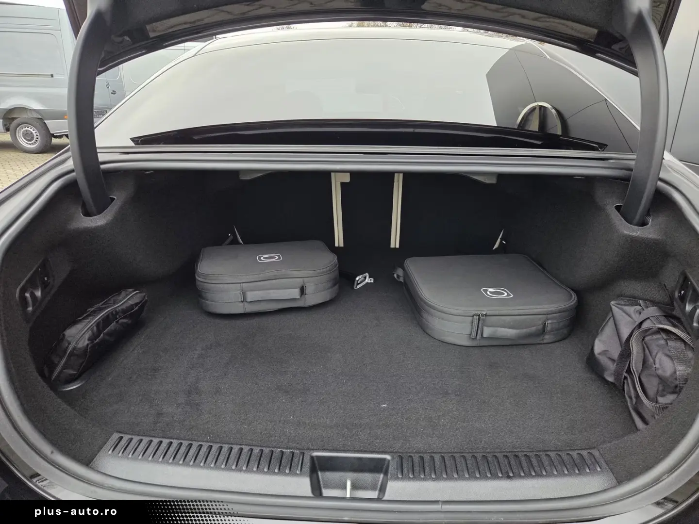 Mercedes-Benz E 300 e AMG-Adv. LED LEDER DC-Charger