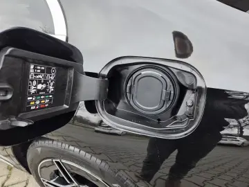 Mercedes-Benz E 300 e AMG-Adv. LED LEDER DC-Charger