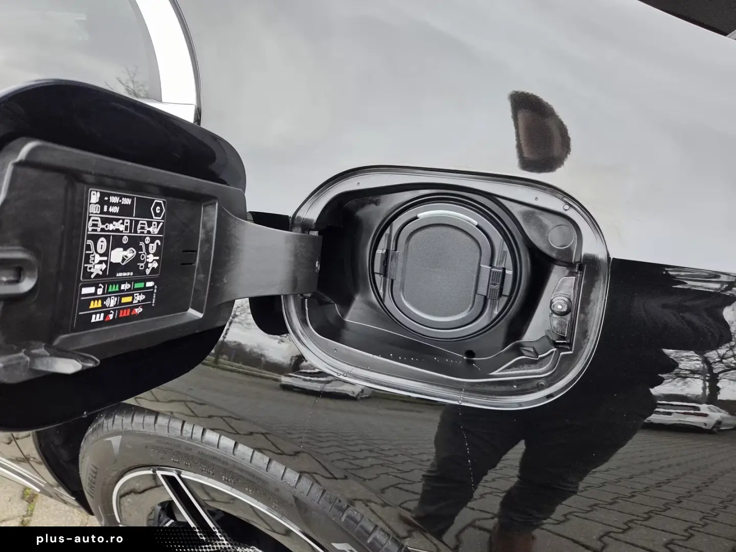 Mercedes-Benz E 300 e AMG-Adv. LED LEDER DC-Charger