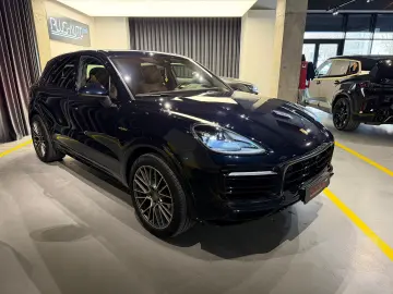 Porsche Cayenne E-Hybrid S Platinum Edition