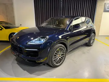 Porsche Cayenne E-Hybrid S Platinum Edition
