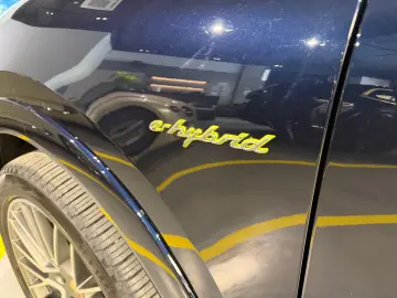 Porsche Cayenne E-Hybrid S Platinum Edition