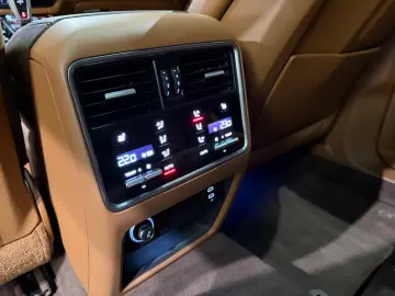 Porsche Cayenne E-Hybrid S Platinum Edition