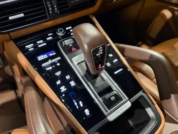 Porsche Cayenne E-Hybrid S Platinum Edition