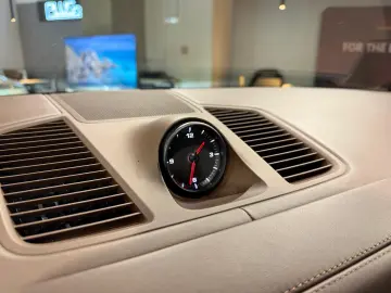 Porsche Cayenne E-Hybrid S Platinum Edition