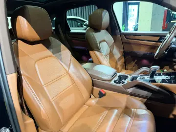 Porsche Cayenne E-Hybrid S Platinum Edition