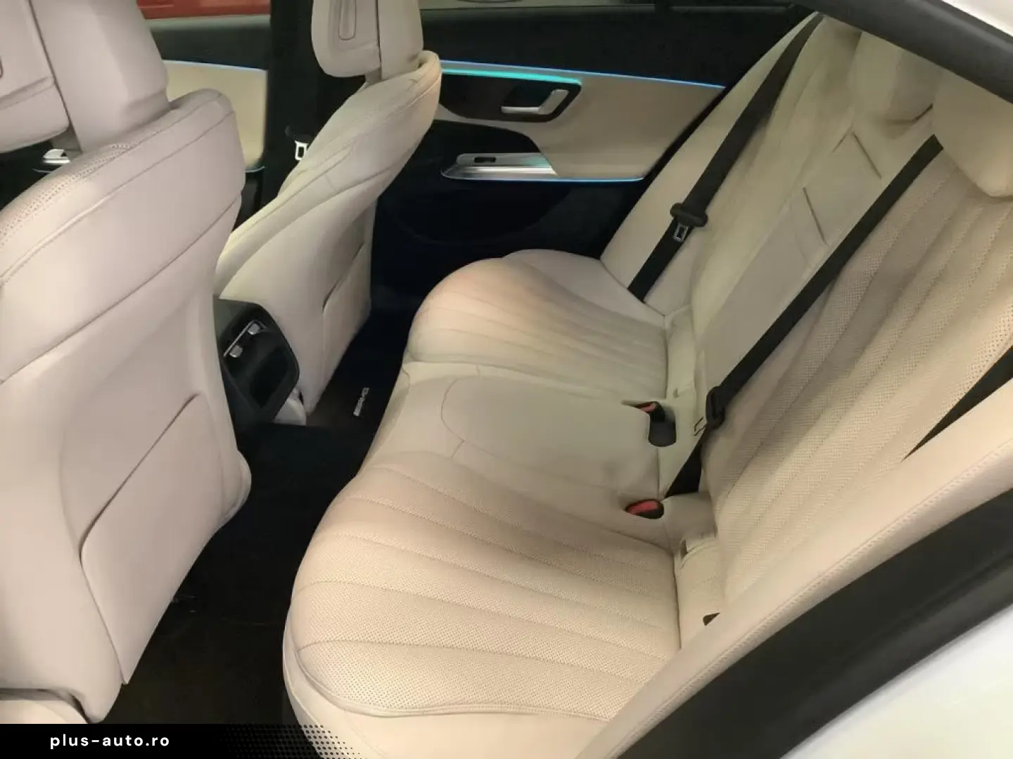 Mercedes-Benz E 200 Limousine AMG NIGHT 19