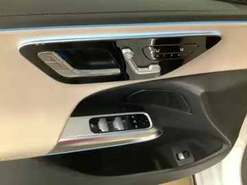 Mercedes-Benz E 200 Limousine AMG NIGHT 19