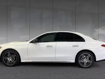 Mercedes-Benz E 200 Limousine AMG NIGHT 19