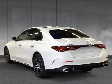 Mercedes-Benz E 200 Limousine AMG NIGHT 19