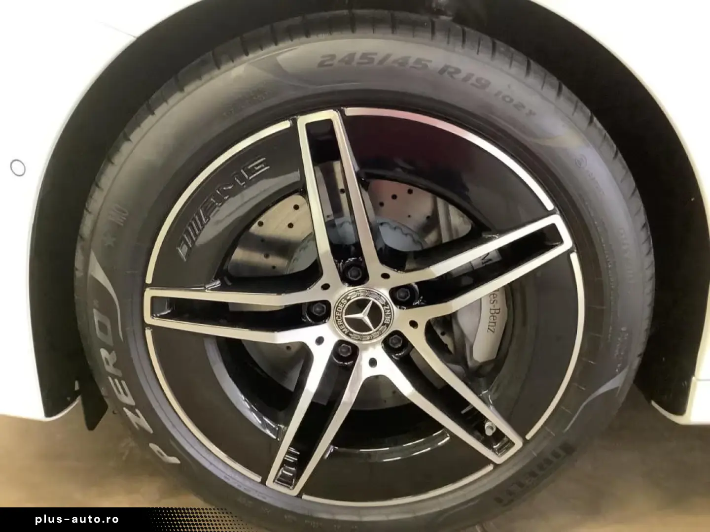 Mercedes-Benz E 200 Limousine AMG NIGHT 19