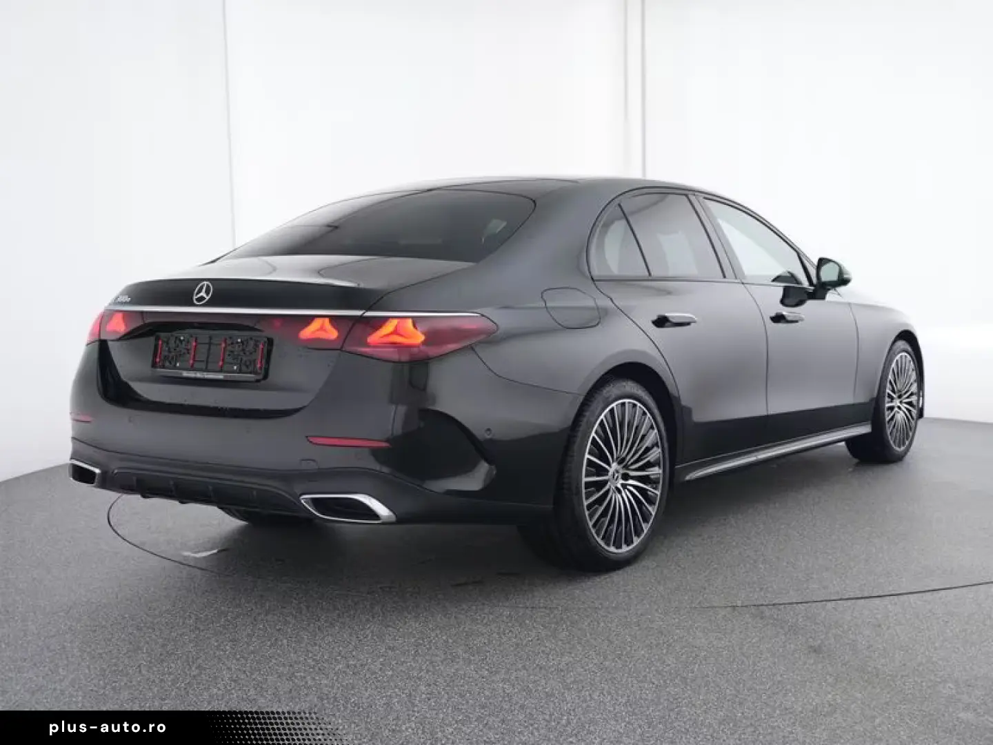 Mercedes-Benz E 300 e  AMG Night Distronic 20'' Kamera