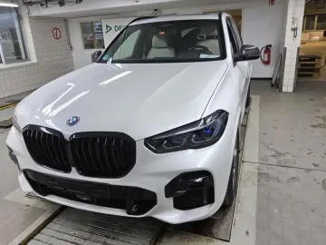 BMW X5 45e xDRIVE SHADOW LSR 22Z. ACC HuD PANO SKY-L
