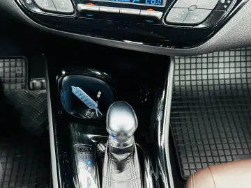 TOYOTA C-HR HYBRID  Fab 01.2018   1.8 HIBRID 98CP   Euro 6