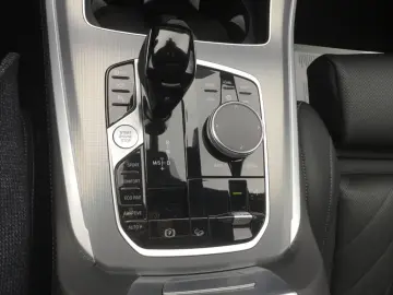 BMW X5 xDrive 40i M Sportpaket HUD Luftfederung Stan