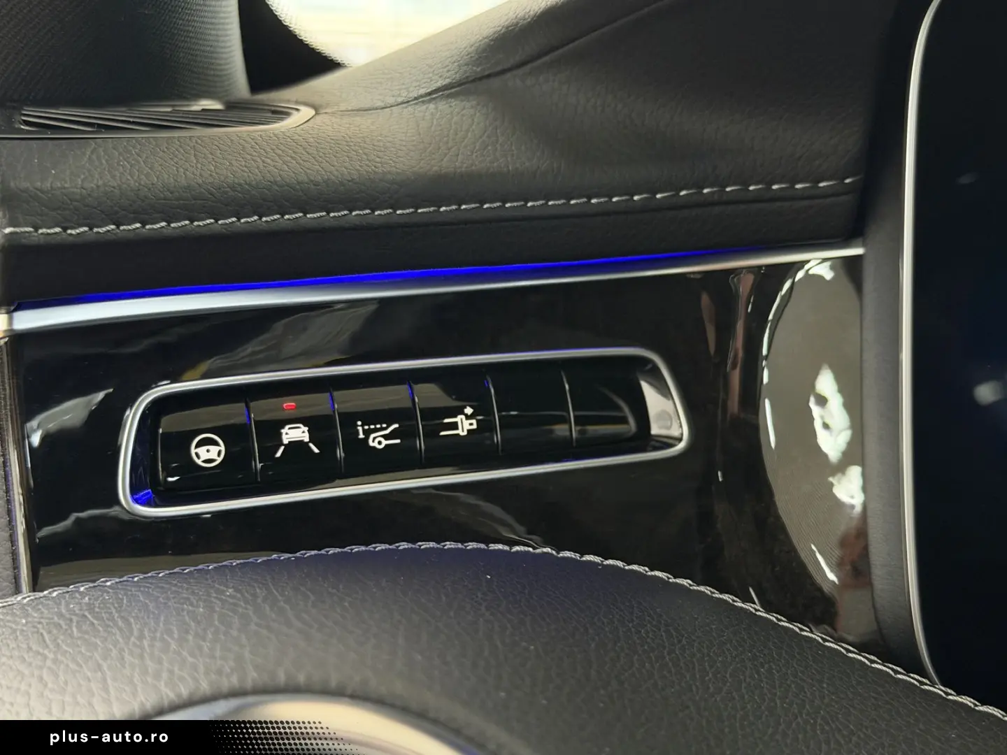 MERCEDES-BENZ S 560 4M AMG-LiNE PANO HuD DISTRO 360  AiR