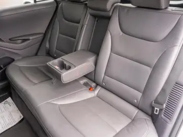 Hyundai Ioniq 1.6 Plug-in Hybrid DCT  Executive