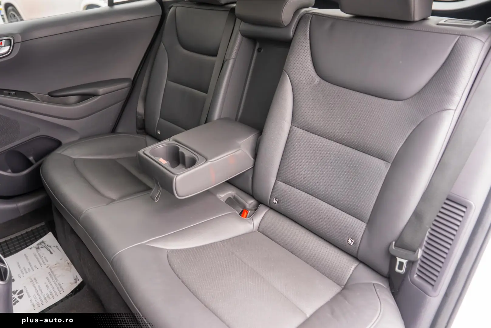 Hyundai Ioniq 1.6 Plug-in Hybrid DCT  Executive