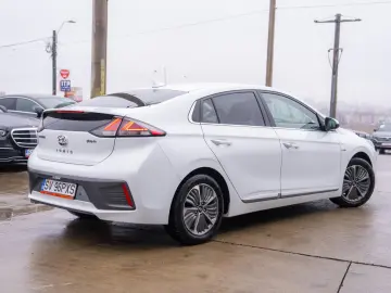 Hyundai Ioniq 1.6 Plug-in Hybrid DCT  Executive