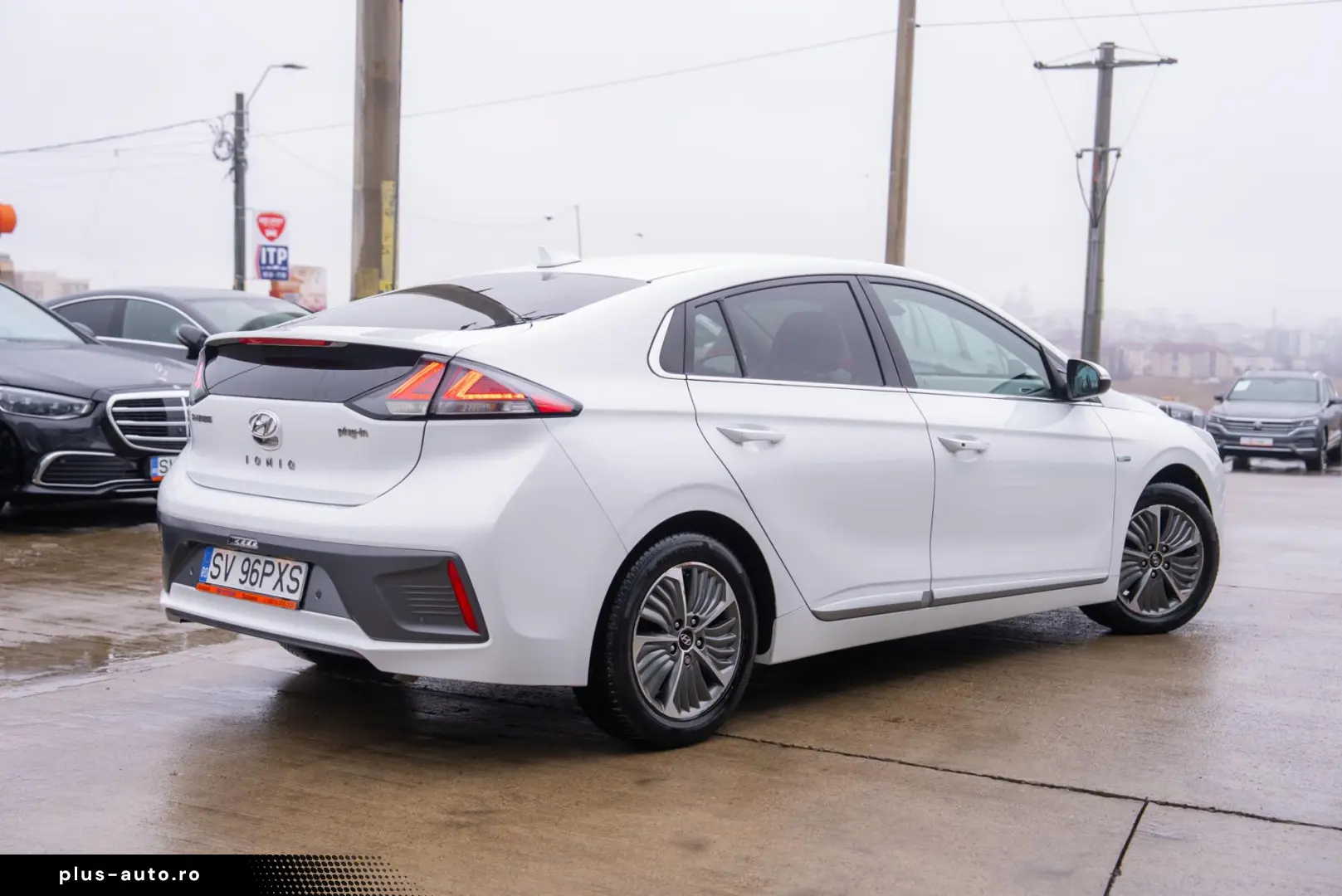 Hyundai Ioniq 1.6 Plug-in Hybrid DCT  Executive