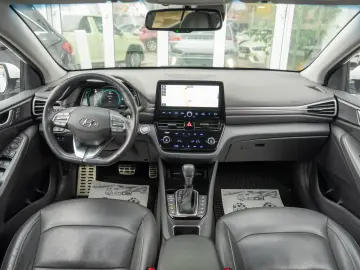 Hyundai Ioniq 1.6 Plug-in Hybrid DCT  Executive
