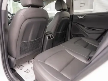 Hyundai Ioniq 1.6 Plug-in Hybrid DCT  Executive