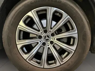 MERCEDES-BENZ GLC 200 4MATIC EditionAvantgarde 360