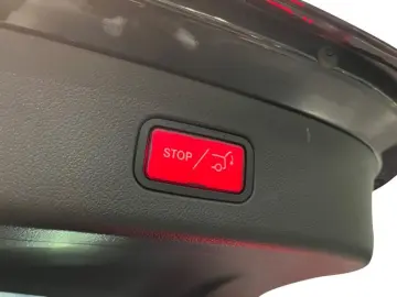 MERCEDES-BENZ GLC 200 4MATIC EditionAvantgarde 360