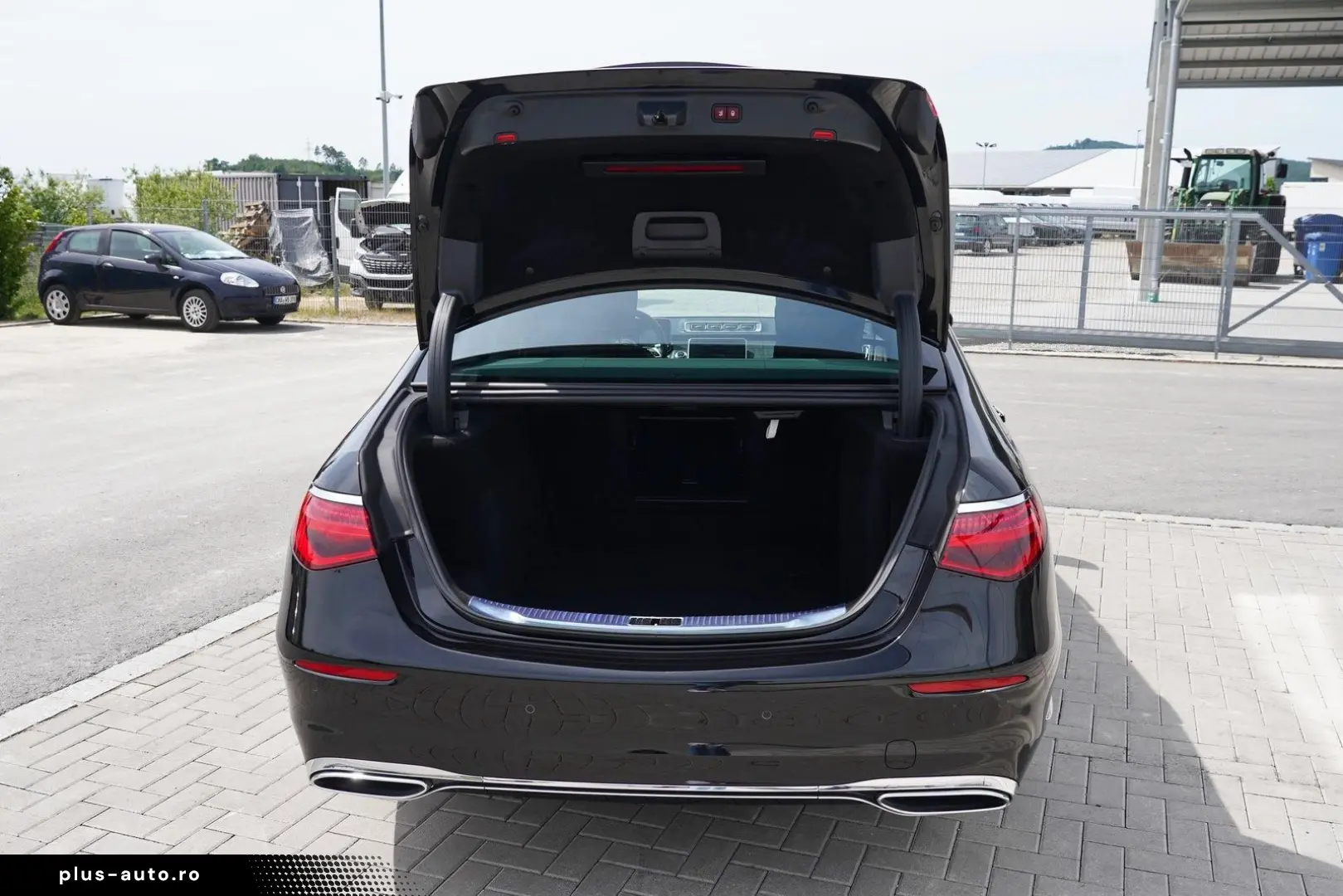 MERCEDES-BENZ S 350 d 4MATIC Augmented Reality Digital